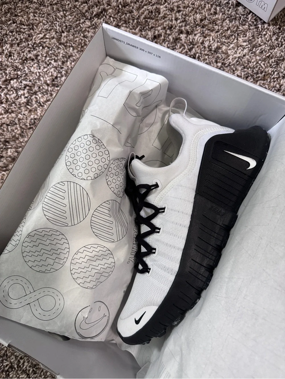 Nike lightweight sneakers